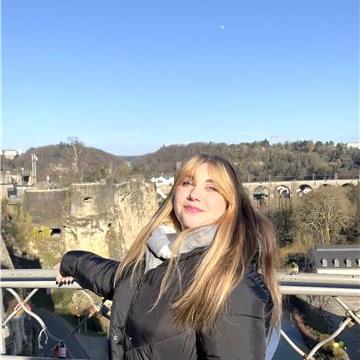 María