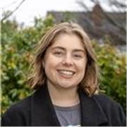 I'm a friendly, positive and communicative teacher with lessons that meet goals by self-reflection, learning and personal growth. 
