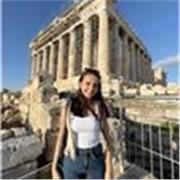 Diplomata al liceo classico propone aiuto compiti e ripetizioni di inglese per studenti delle scuole medie e del liceo.