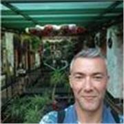 Je m'appelle Davide sono franco-italiano di genitori francesi e sono cresciuto a Toulouse . Offro lezioni di francese a tutti. 