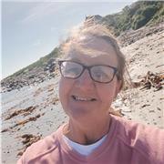 “English Taught with Patience, Fun, and a Mom’s Experience
Ages 4–10 Years” ✨