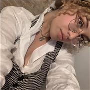 Diplômée d’un bac S spécialité SVT, double culture espagnole ( donc bilingue)