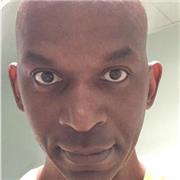 Gnereal drawing teacher for all levels from beginner to professional. native Anglais, et Niveau A2 Francais.