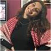 Neolaureata referenziata offre aiuto per lo svolgimento dei compiti, temi e mappe concettuali