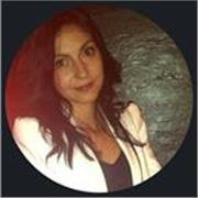 
Desarrolladora web y formadora que enseña programación práctica a principiantes y perfiles en reconversión profesional.