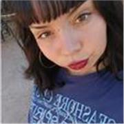 Profesora de apoyo especializada en historia ofrece clases presenciales para niños y jóvenes de enseñanza básica y media