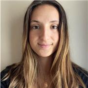 Etudiante en Master de Droit, je suis dévouée à donner des cours de français à mes futurs élèves