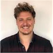 Profesor de Inglés, apto para todas las edades con especialidad a educación primaria y primera infancia. 