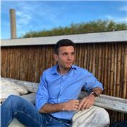 Offro lezioni private a studenti delle scuole superiori e universitaria in materie attinenti alle scienze giuridiche