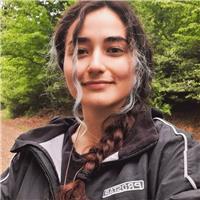 English teacher with experience in teaching kids, young adults and adults in language institutions
