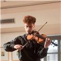 Graduado profesional en la especialidad de interpretación/violín da clases de violín/viola a todos los niveles