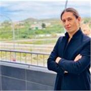 Profesor de Inglés para Negocios con más de 14 años de experiencia en ventas, presentaciones y reportes