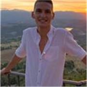 ballerino professionista di danza sportiva di coppia offre lezioni per ogni livello