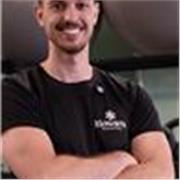 Entrenador con más de 3 años de experiencia en el sector 