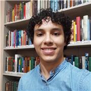 Professeur de langue maternelle espagnole expérimenté pour vous permettre de parler dès le premier jour.