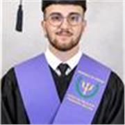 Soy un estudiante con ganas de ayudar a quien lo necesite a mejorar su inglés y conseguir sus objetivos 