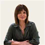 Directora Comercial especializada en desarrollo de negocio, posicionamiento y ventas, con más de 15 años de experiencia. 