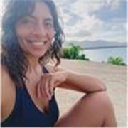 Profesora de danza con bases africanas modernas y tradicionales