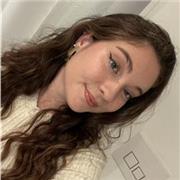 Me considero una persona activa y creativa con ganas de transmitirle mis conocimientos a niños de primaria y secundaria