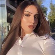 Muy puntual y responsable , garantizando buenos resultados en los alumnos