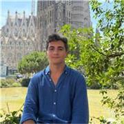 No cuento ninguna titulación sobre historia pero si he estudiado muchísimo historia, tengo el título de monitor de ocio y tiempo