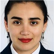 Professionelle Nachhilfelehrerin durch einen Tutor mit Bachelorabschluss und Erfahrung