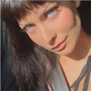 Diplomata al liceo classico Impartisco lezioni di italiano storia e filosofia . Latino letteratura italiana