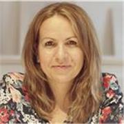 Profesora de inglés titulada con más de 12 años de experiencia, especializada en la enseñanza de adolescentes y adultos. 