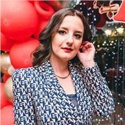 Giovane laureata in giurisprudenza e praticante avvocato impartisce lezioni di diritto, ma disponibile anche per aiuto compiti