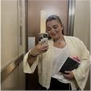 Soy estudiante de un doble grado universitario con ganas de trabajar y ayudar a los alumnos a conseguir sus objetivos.