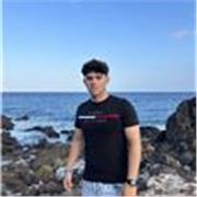 Me defino como una persona disciplinada que imparte clases con muchas ganas 