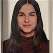 Soy Mar, tengo paciencia y ganas de enseñar. He terminado Bachillerato y quiero dar clases a niños de primaria o primeros cursos.