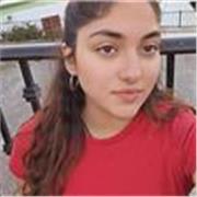 Soy una niñera que puede ayudar con deberes y poder jugar con los niños que cuide 