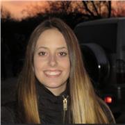 Maestra de educación primaria imparte clases de inglés