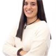 Soy graduada en Educación Primaria por la Universidad de Cádiz, con formación especializada en Necesidades Educativas Especiales