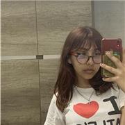 Alumna de segundo de bachillerato con buen nivel de inglés (C1), con experiencia en enseñar a niños