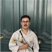 Simple divertido tranquilo paciente amigable pedagogo diferente original 