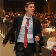 Studente di 5⁰ superiore impartisce lezioni private di fisica, matematica e chimica. Media durante il biennio e triennio del 10