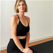 Professeure de Pilates Mat certifiée – Des cours en ligne adaptés à votre rythme