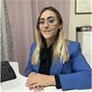 Laureata Magistrale in Relazioni Internazionali ed insegnante da poco più di un anno, offro ripetizioni private in lingua inglese