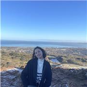 Je suis professeur à domicile, je donne des cours d'anglais, de sciences, de biologie. Je peux également vous aider ou aider vos enfants pour l'aide au devoir.