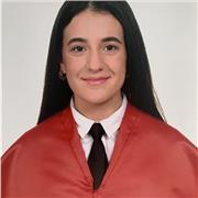 Soy una persona responsable y seria a la que le apasiona el mundo del Derecho. 
Me encantaría dar clases a estudiantes que quieran  profundizar en materias que despierten su interés como a aquellos a los que estén atravesando un contratiempo con alguna as