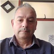 Clases a estudiantes de básica y alumnos mayores