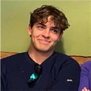 Estudiante universitario con experiencia universitaria extranjera durante más de dos años