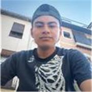 Me defino como una persona curiosa, paciente y con muchas ganas de enseñar y aprender junto a los niños. Me gusta explicar las cos