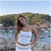Profesora de canto para niños/as que acaben de empezar, con muchas ganas de enseñar.