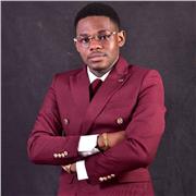 Professeur particulier donne des cours de soutien aux élèves du primaire et du collège