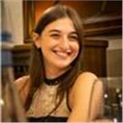 Insegnante di spagnolo e studentessa di lingue e letterature straniere moderne
