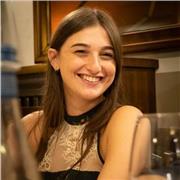 Insegnante di spagnolo e studentessa di lingue e letterature straniere moderne