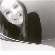 Laureata in Tecnologie Alimentari a pieni voti e analista di laboratorio microbiologico